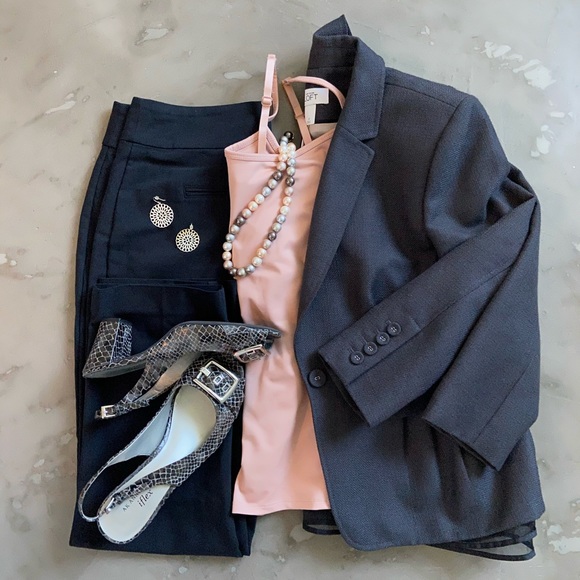 Anne Klein Gray Leather Snakeskin Slingbacks - Picture 6 of 6